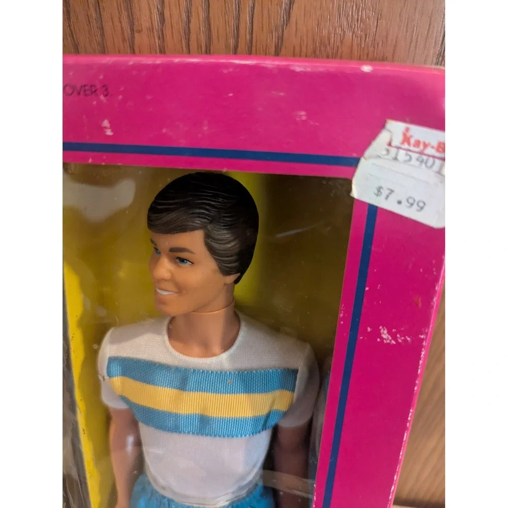 NIB Vintage 1983 Mattel Great Shape Ken Doll 7318 Workout Clothes Bag Collect